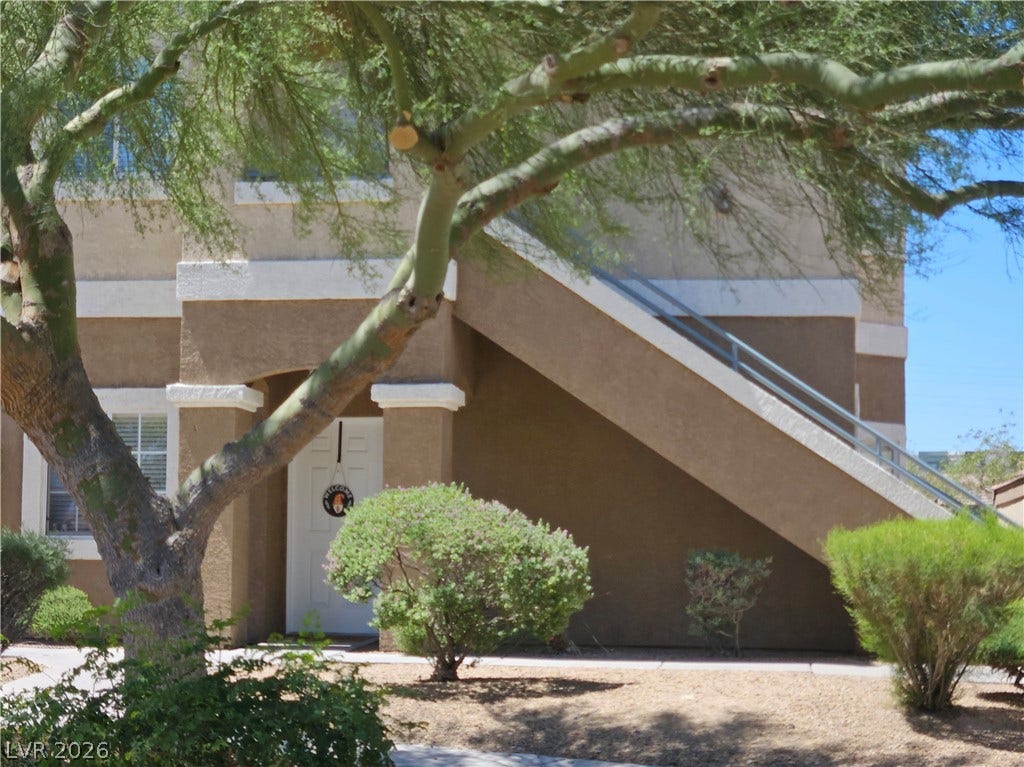 833 Aspen Peak Loop, #112, Henderson, NV 89011 Lower level unit with park view