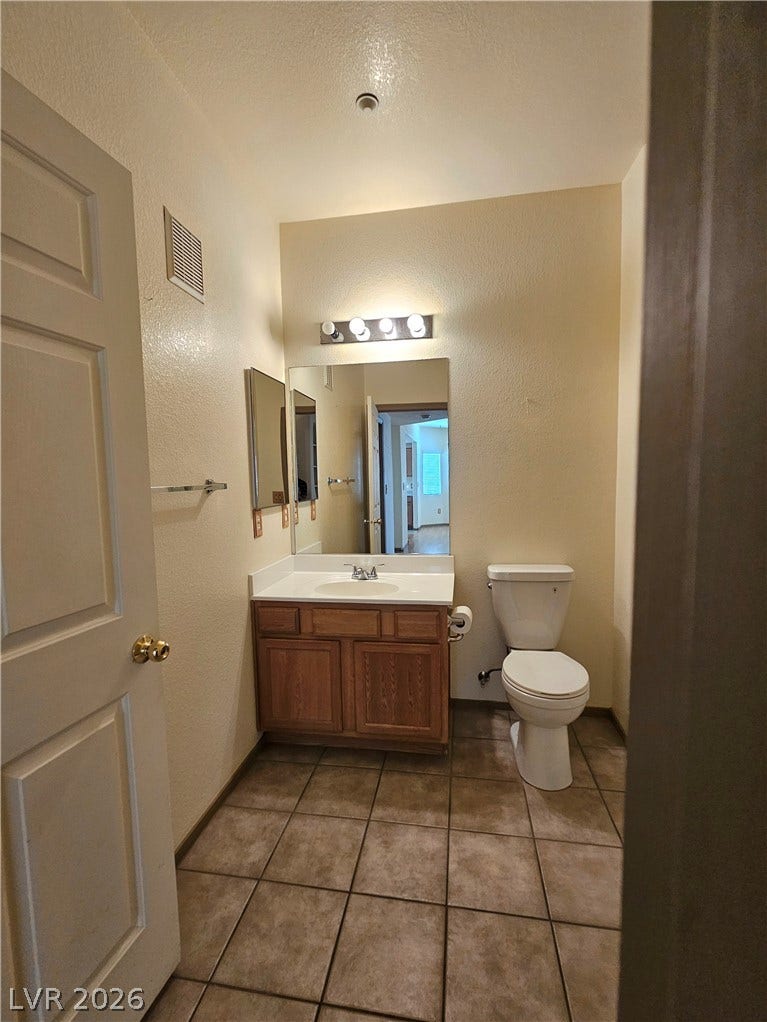 833 Aspen Peak Loop, #112, Henderson, NV 89011 Tile flooring in both bathrooms