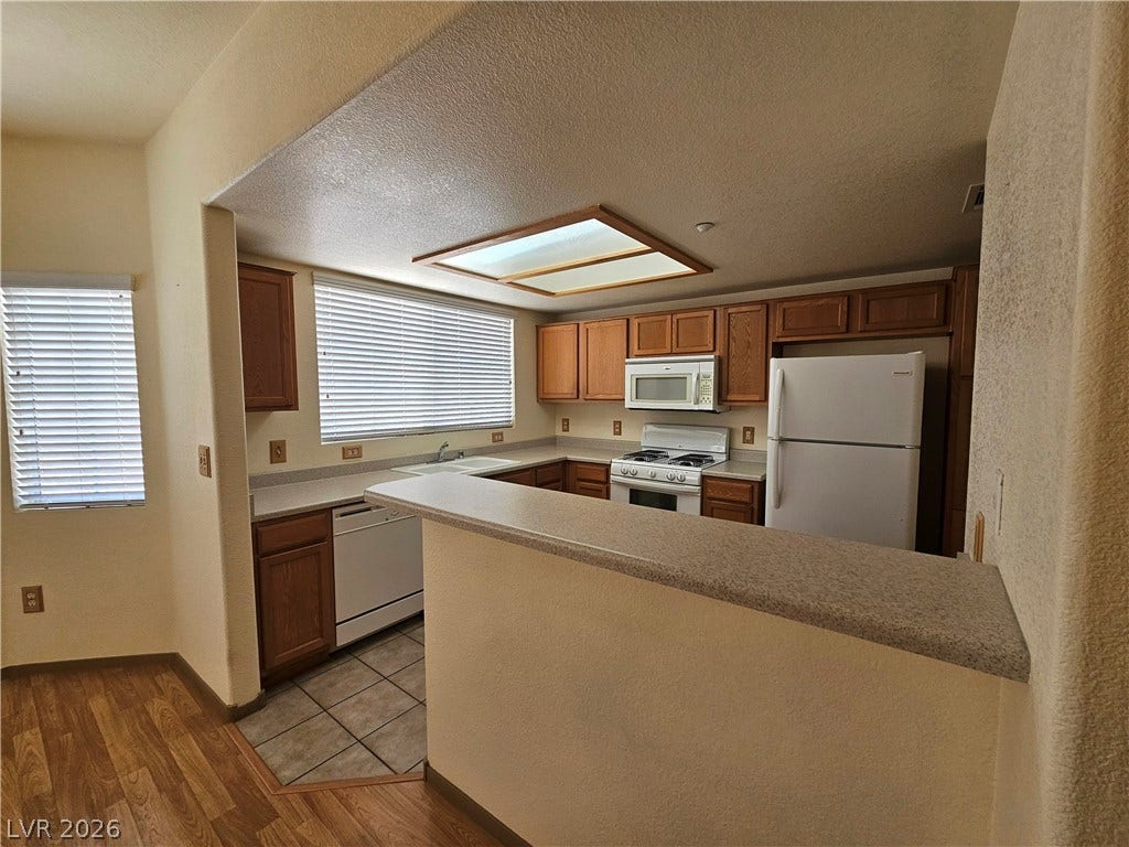 833 Aspen Peak Loop, #112, Henderson, NV 89011 Solid surface breakfast bar