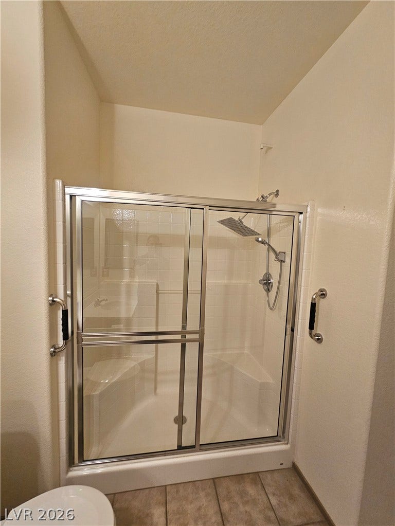 833 Aspen Peak Loop, #112, Henderson, NV 89011 Grab bars for the hall shower