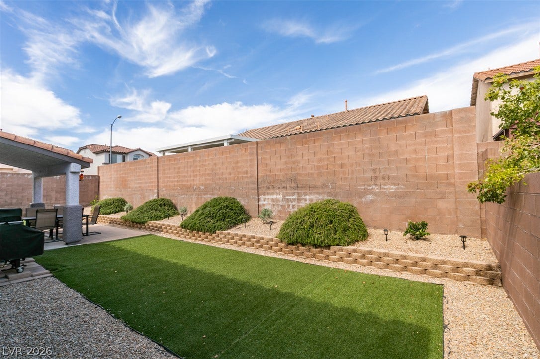 1019 Silver Retreat Court, Henderson, NV 89002 Plenty of privacy in this backyard