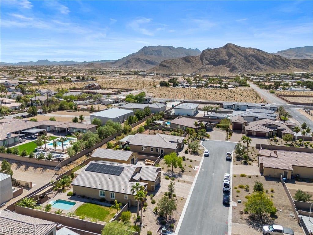 9095 Wing Shadow Circle, Las Vegas, NV 89129 9095 Wing Shadow Circle, Las Vegas, NV 89129