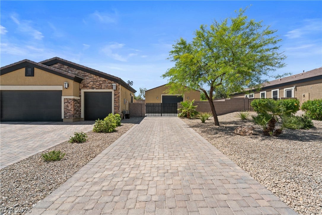 9095 Wing Shadow Circle, Las Vegas, NV 89129 9095 Wing Shadow Circle, Las Vegas, NV 89129
