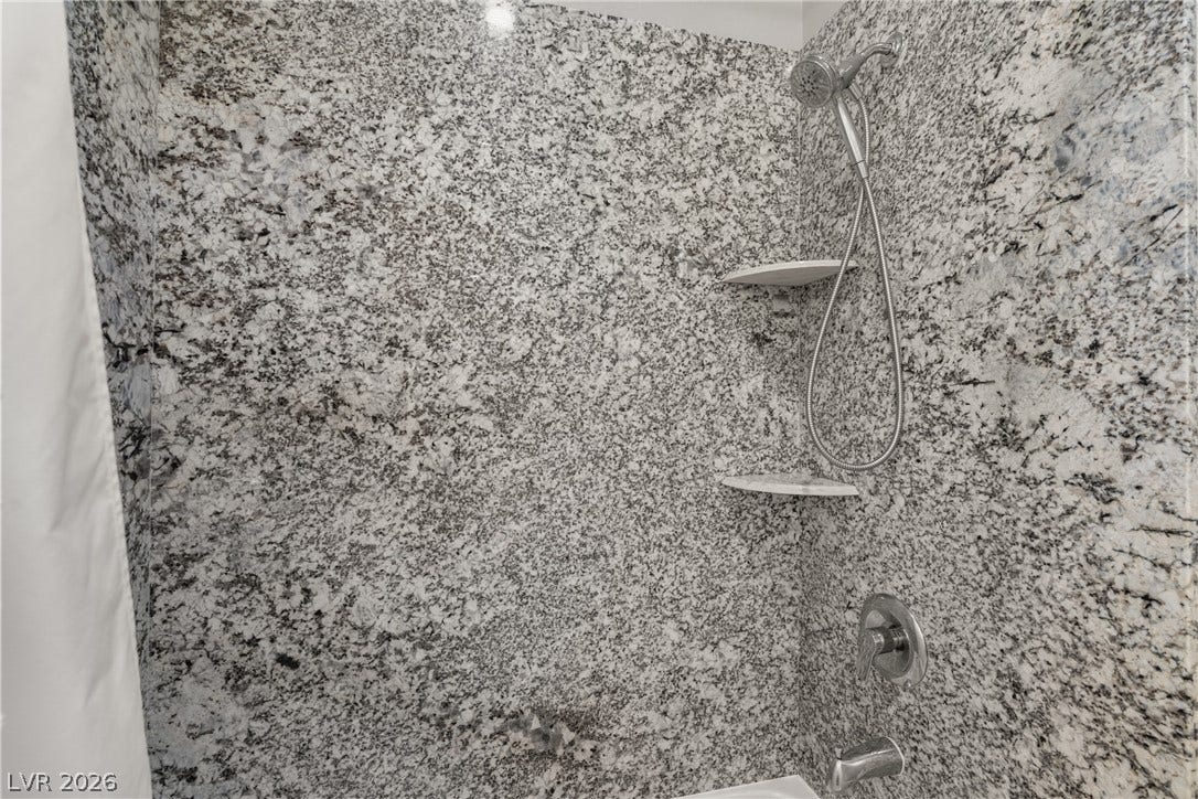 9095 Wing Shadow Circle, Las Vegas, NV 89129 Jack-N-Jill Bathroom