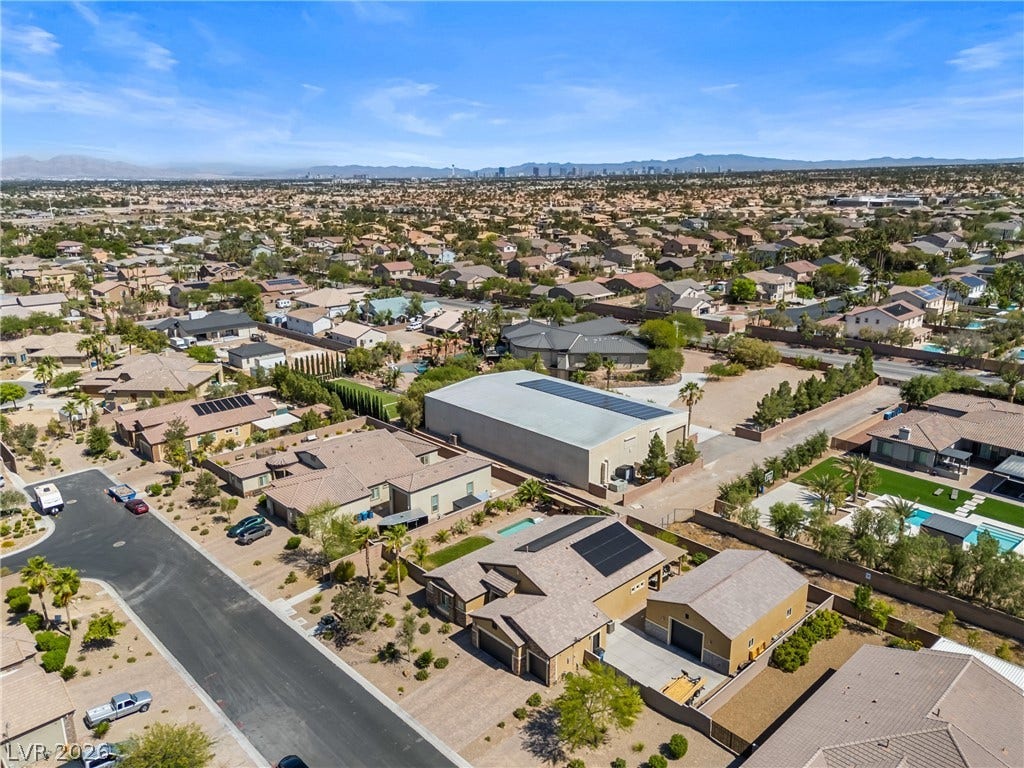 9095 Wing Shadow Circle, Las Vegas, NV 89129 9095 Wing Shadow Circle, Las Vegas, NV 89129