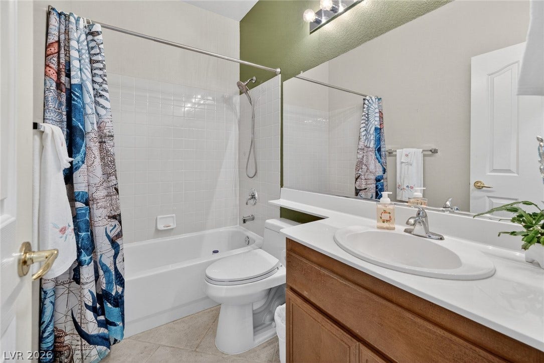 4467 Verdiccio Avenue, Las Vegas, NV 89141 Guest bath with shower/tub combo.