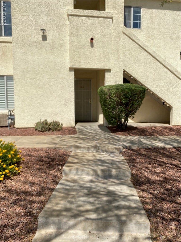 698 S Racetrack Road, #1013, Henderson, NV 89015 698 S Racetrack Road, #1013, Henderson, NV 89015