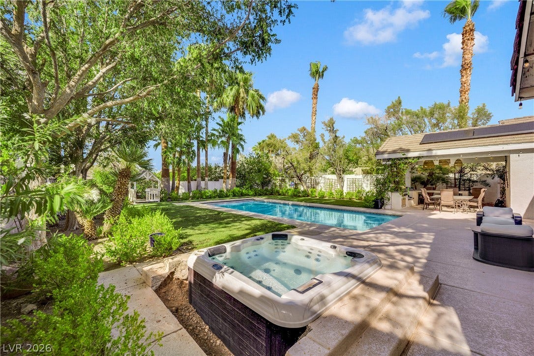 2516 Serenity Hollow Drive, Henderson, NV 89052 R & R