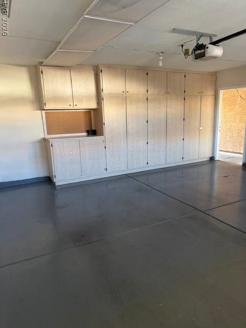 1851 Hillpointe Road, #1412, Henderson, NV 89074 Streamlined garage organization offers abundant storage solutions for any homeowner.