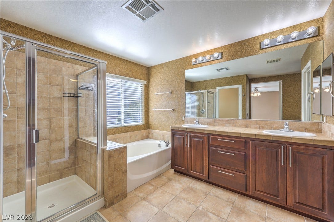 189 Carneros Avenue, Henderson, NV 89002 Separate shower and tub with double sinks