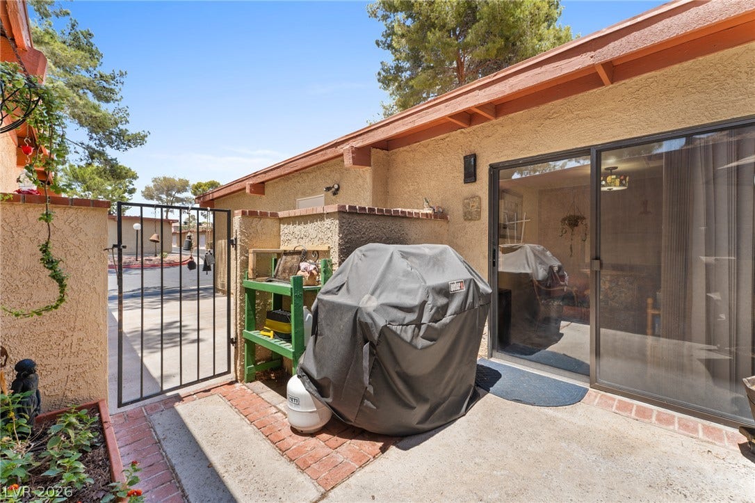 2402 Pickwick Drive, Henderson, NV 89014 2402 Pickwick Drive, Henderson, NV 89014