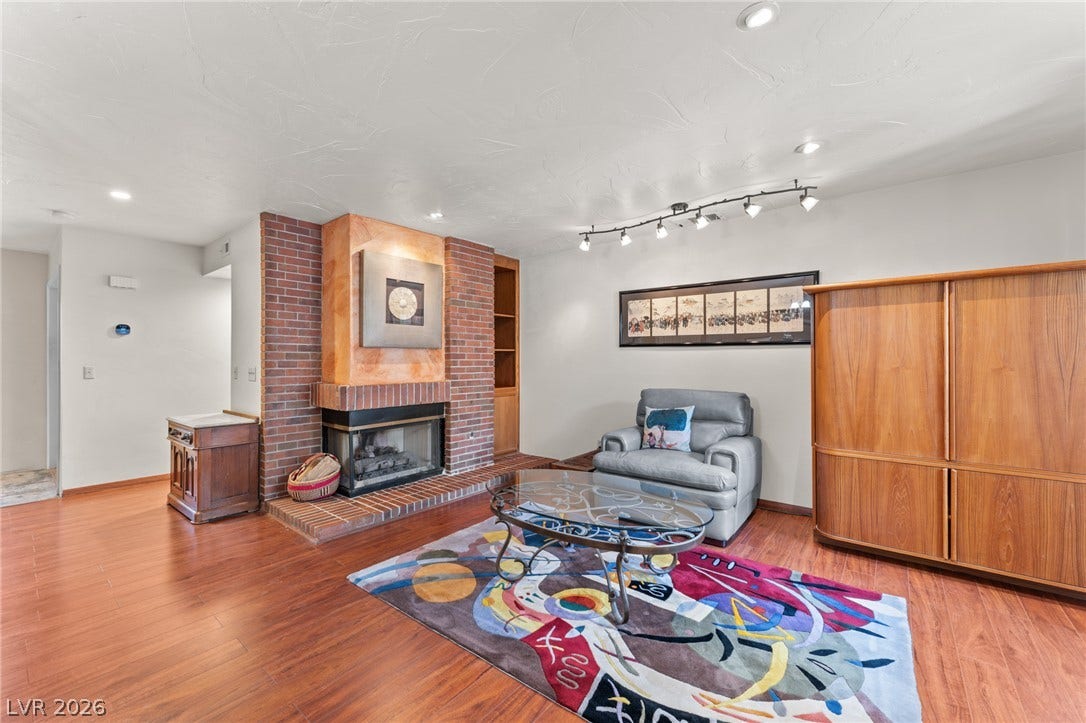 2402 Pickwick Drive, Henderson, NV 89014 2402 Pickwick Drive, Henderson, NV 89014