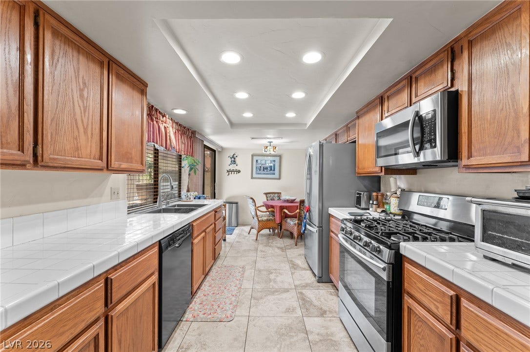 2402 Pickwick Drive, Henderson, NV 89014 2402 Pickwick Drive, Henderson, NV 89014
