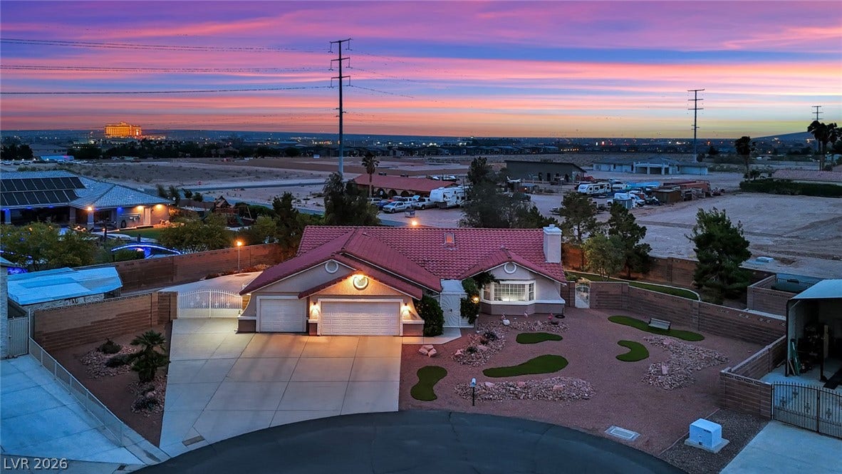 9180 Mohawk Street, Las Vegas, NV 89139 Aerial view of property and surrounding area