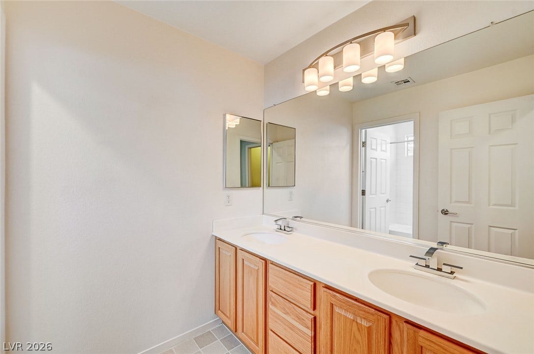 3720 Russell Peterson Court, Las Vegas, NV 89129 Upstairs Bathroom