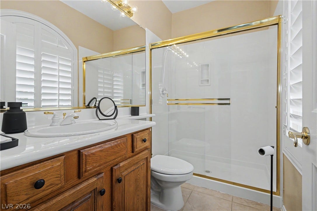 118 Serramonte Court, Henderson, NV 89074 En Suite Bathroom to Bedroom 4