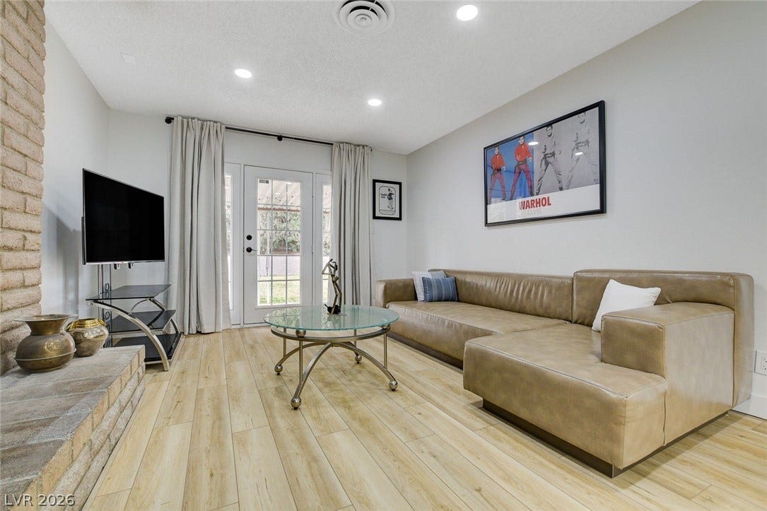 4273 Hazelcrest Drive, Las Vegas, NV 89121 4273 Hazelcrest Drive, Las Vegas, NV 89121