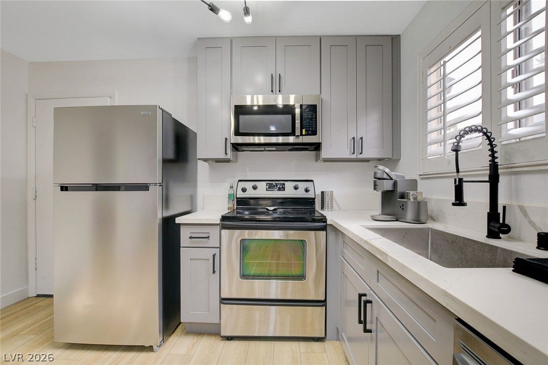 4273 Hazelcrest Drive, Las Vegas, NV 89121 4273 Hazelcrest Drive, Las Vegas, NV 89121