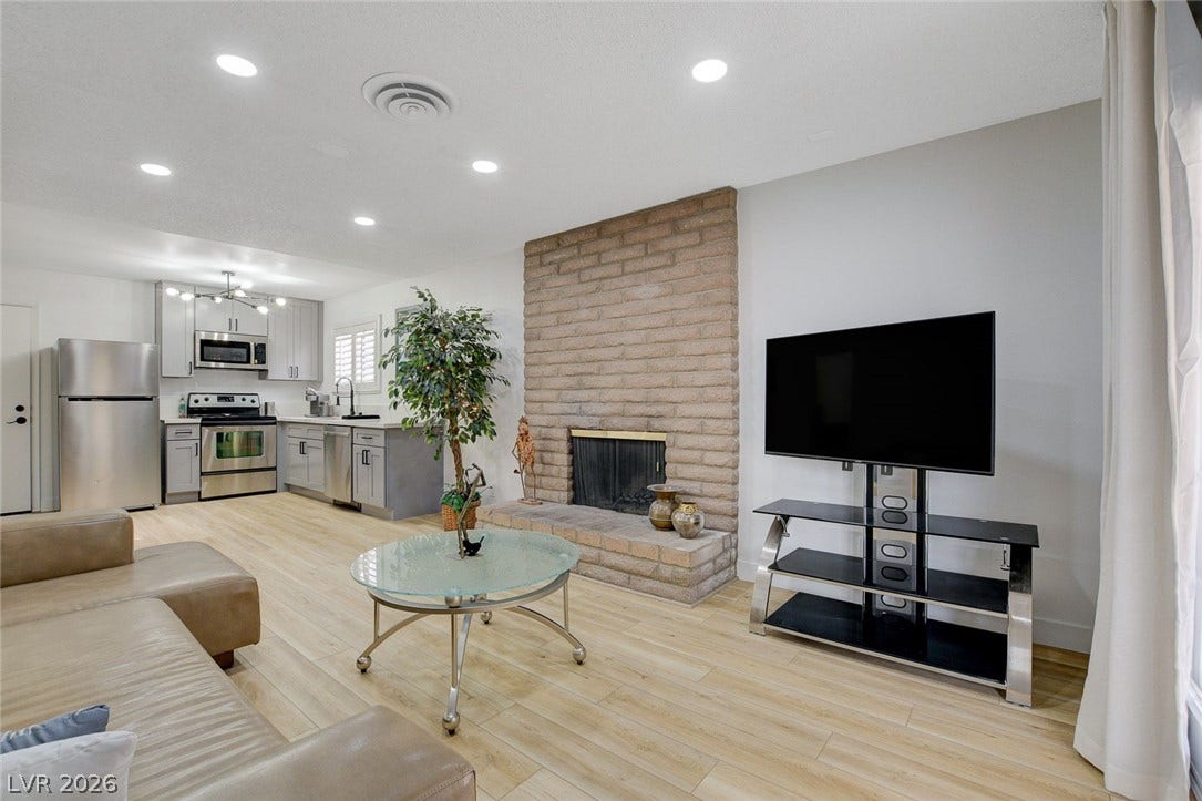 4273 Hazelcrest Drive, Las Vegas, NV 89121 4273 Hazelcrest Drive, Las Vegas, NV 89121