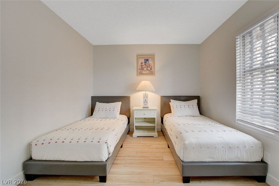 4273 Hazelcrest Drive, Las Vegas, NV 89121 4273 Hazelcrest Drive, Las Vegas, NV 89121