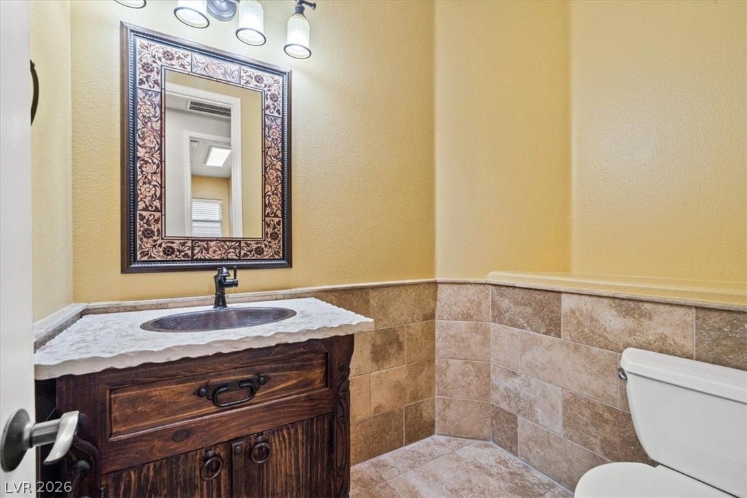 11388 Orazio Drive, Las Vegas, NV 89138 Powder room for guests