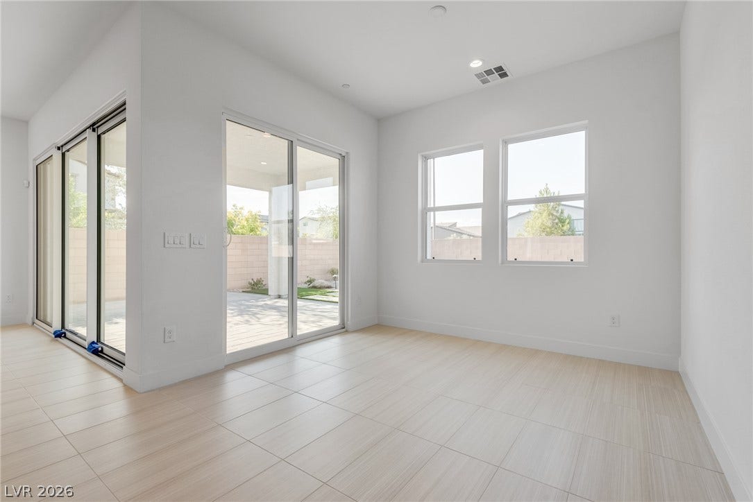 10226 Pleasant Knoll Avenue, Las Vegas, NV 89166 Spacious dining area.