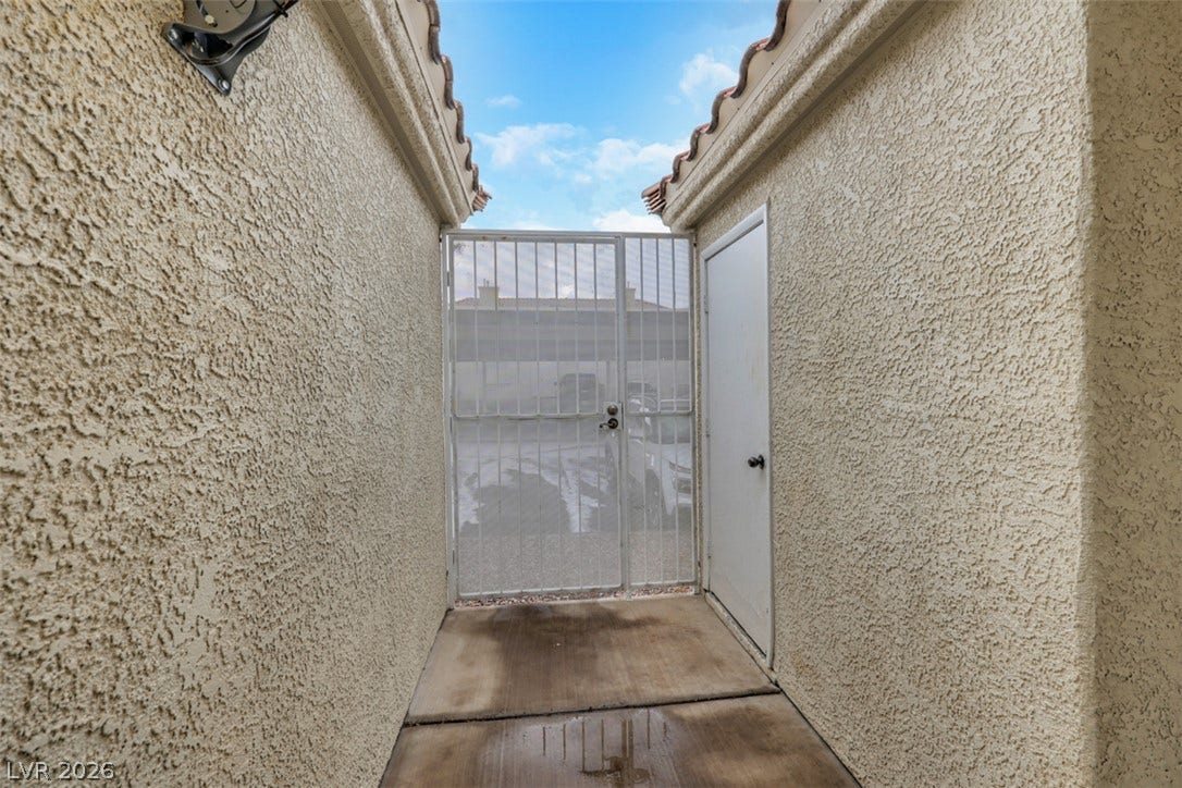 657 Anne Lane, #657, Henderson, NV 89015 Private entry to Primary room