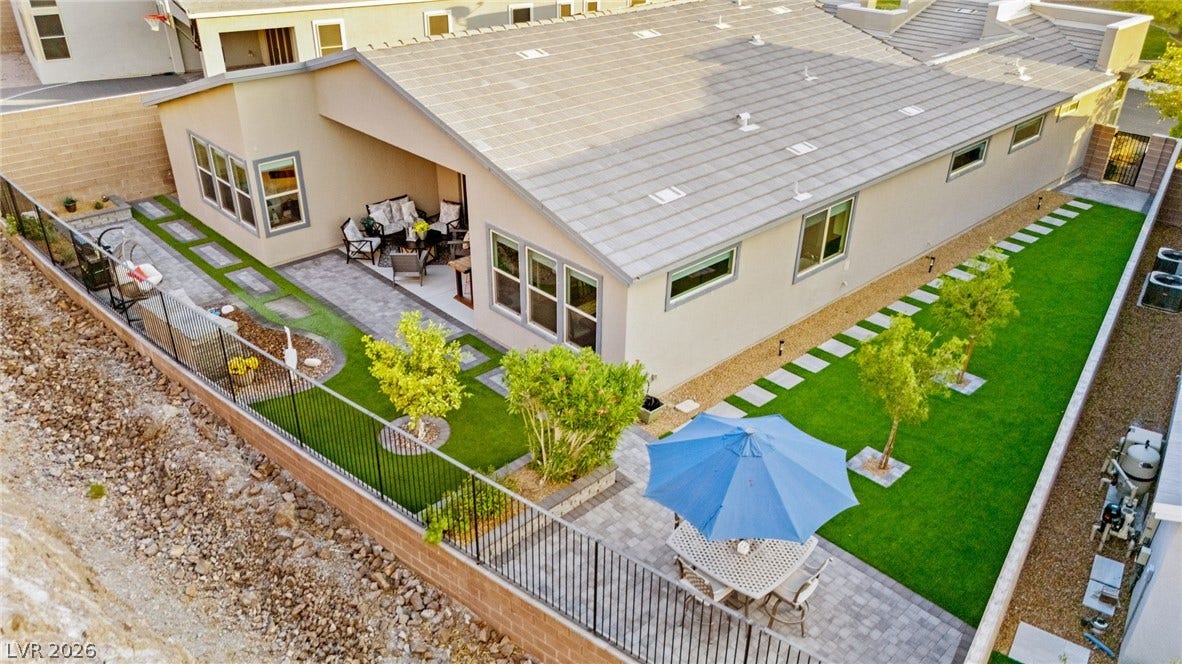 1948 Regal Bluff Drive, Henderson, NV 89052 1948 Regal Bluff Drive, Henderson, NV 89052