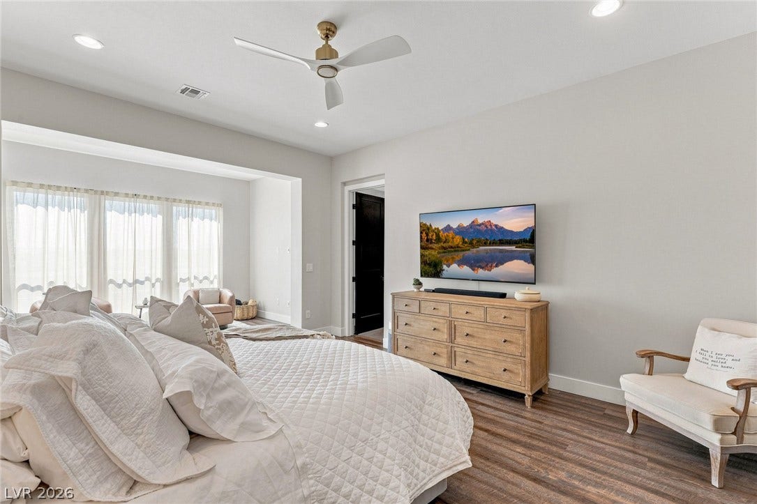 Expansive primary suite with connect retreat!