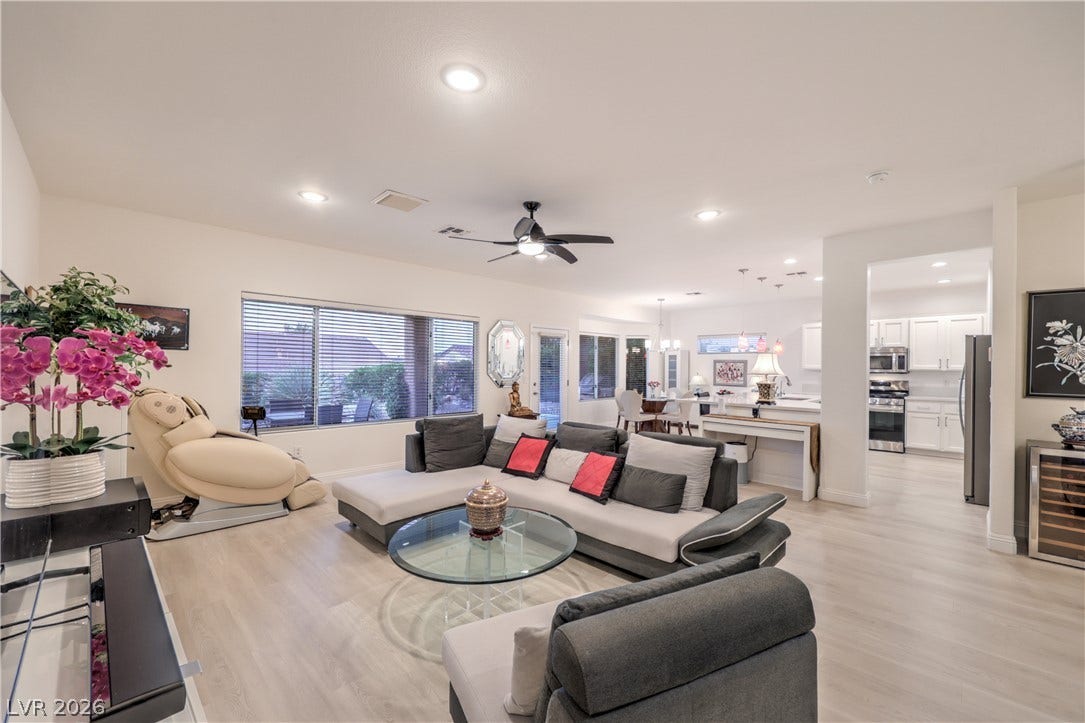 Spacious Great Room with Ceiling Fan and Recessed Lighting