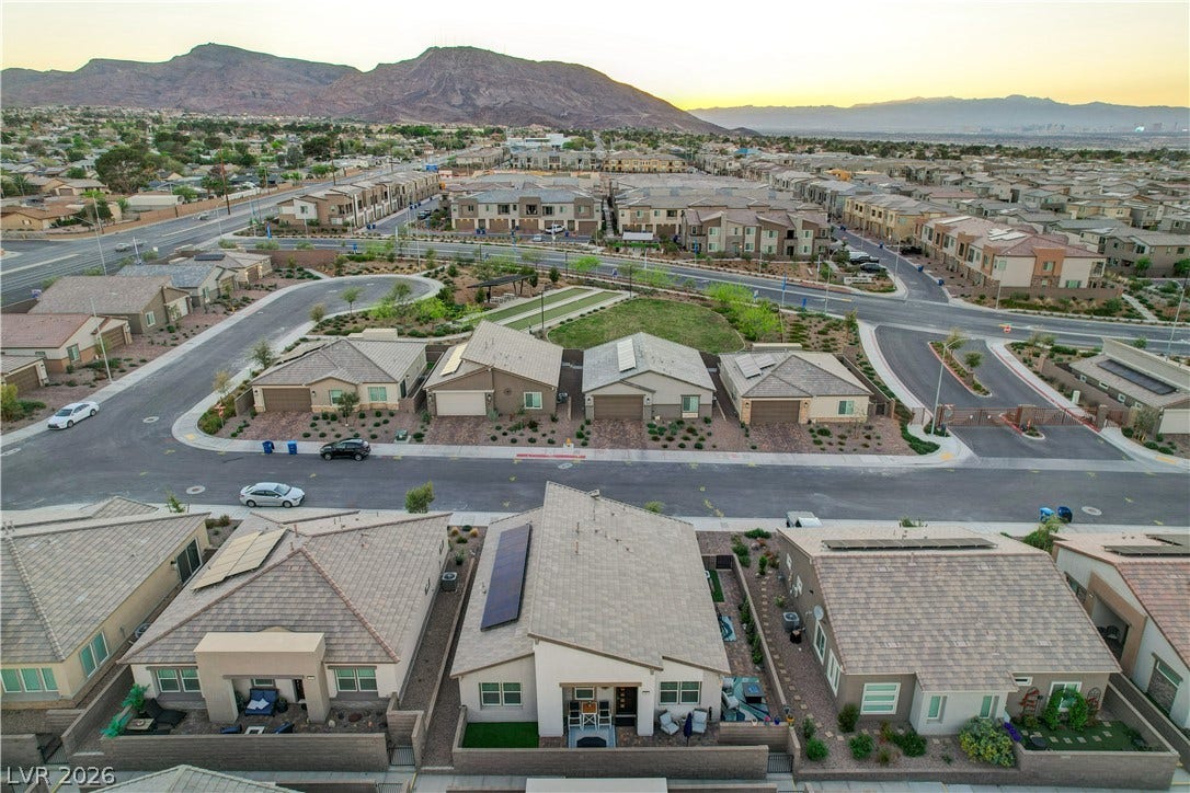 384 Aravalli Crest Street, Henderson, NV 89015 384 Aravalli Crest Street, Henderson, NV 89015