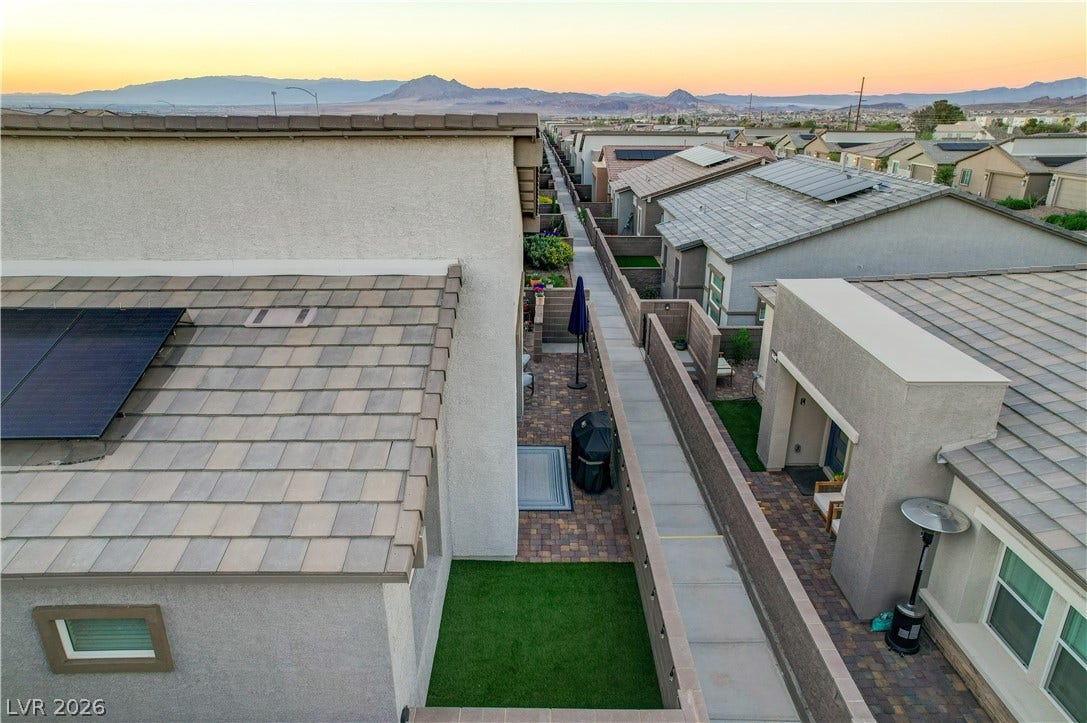 384 Aravalli Crest Street, Henderson, NV 89015 384 Aravalli Crest Street, Henderson, NV 89015