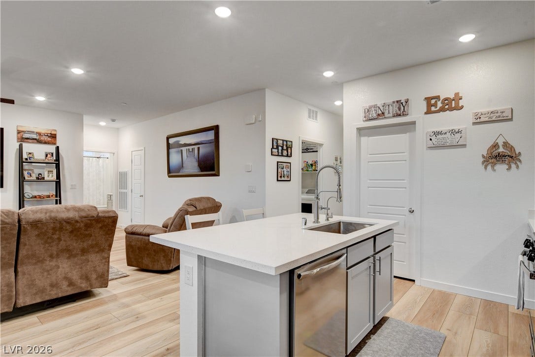 384 Aravalli Crest Street, Henderson, NV 89015 384 Aravalli Crest Street, Henderson, NV 89015