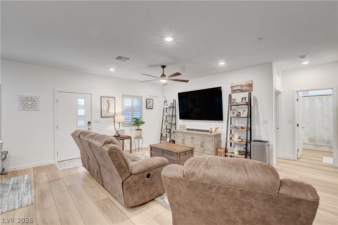 384 Aravalli Crest Street, Henderson, NV 89015 384 Aravalli Crest Street, Henderson, NV 89015