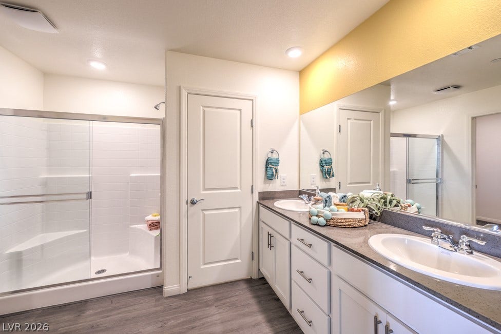 1082 Saffron Toucan Lane, Henderson, NV 89011 Photos are of model home; actual finishes may vary.
