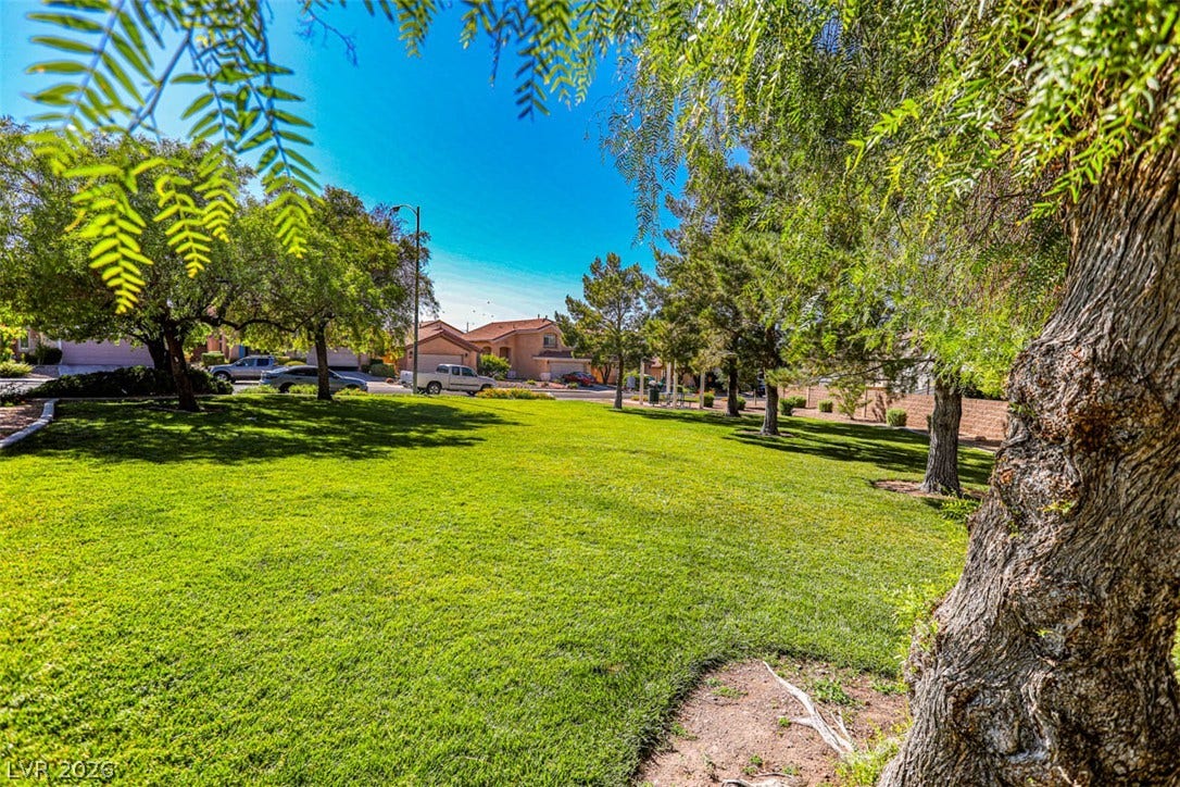 Quiet neighborhood with park nearby