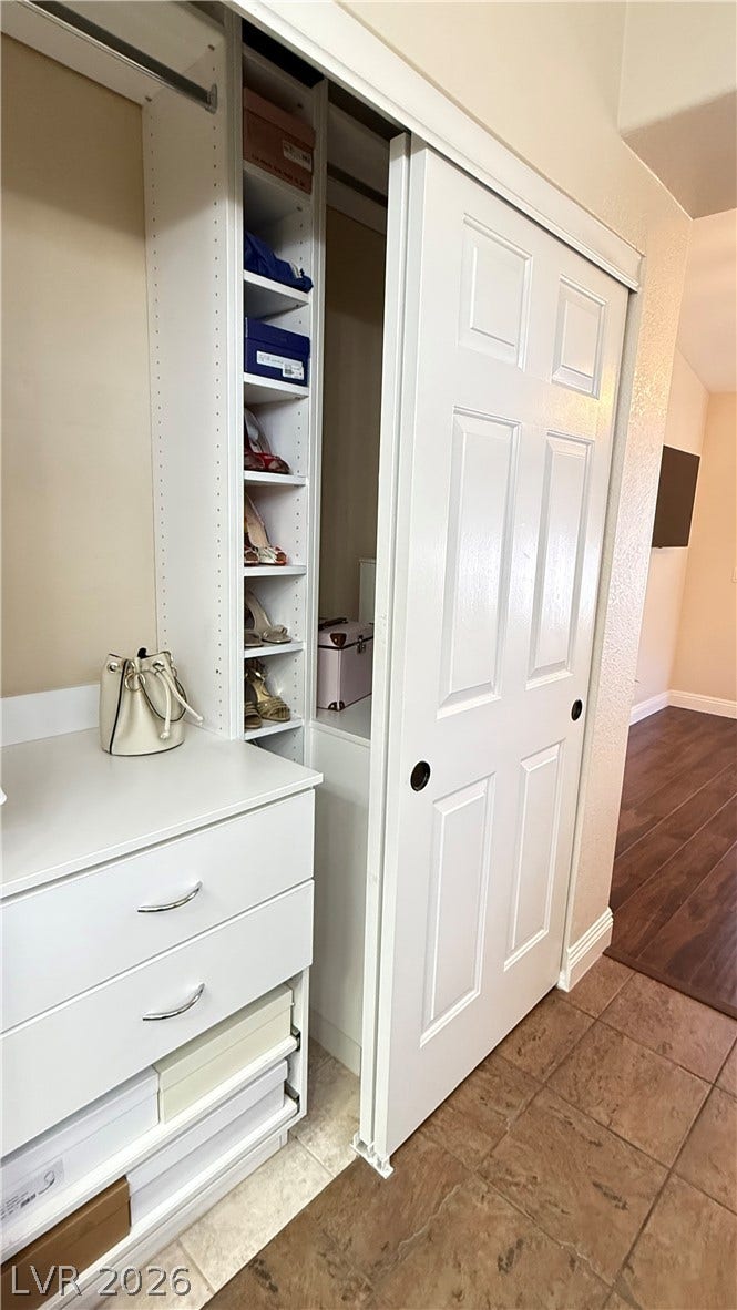 2408 Pebble Springs Court, Henderson, NV 89074 Custom Closet - middle panel