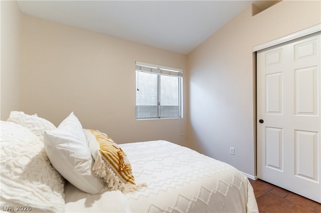 2408 Pebble Springs Court, Henderson, NV 89074 Custom Closet