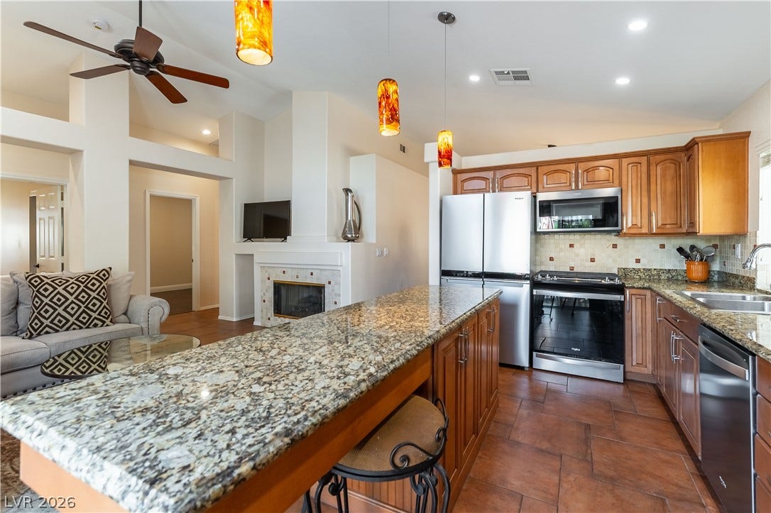 2408 Pebble Springs Court, Henderson, NV 89074 Whirlpool Stainless Appliances; Gas Stove air-fryer, Convection Bake, Microwave/Convection Oven,