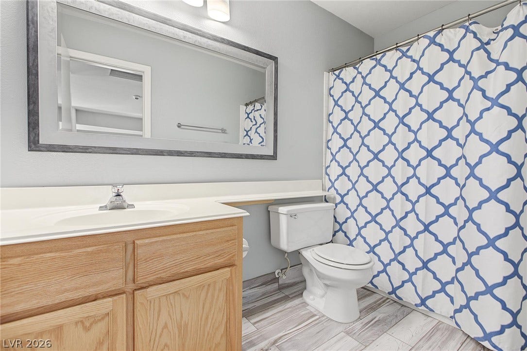 911 Sterling Thorn Court, Las Vegas, NV 89183 Shared bath on 2nd floor with tub / shower.