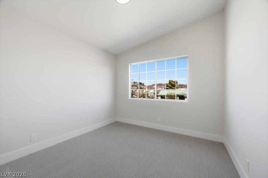 139 Skytop Drive, Henderson, NV 89015 Upstairs bedroom three with attached full bathroom.