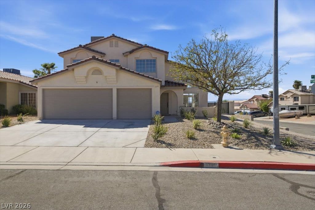 139 Skytop Drive, Henderson, NV 89015 Spacious corner lot with gated RV parking.
