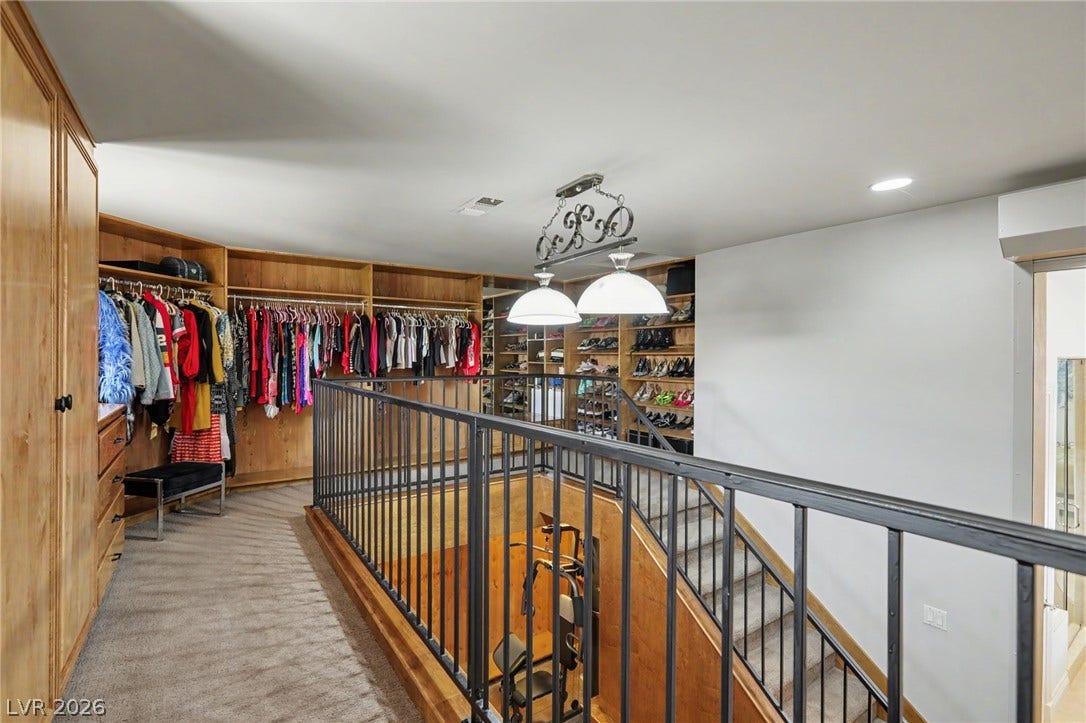 1358 Opal Valley Street, Henderson, NV 89052 Two-level Wardrobe Suite
