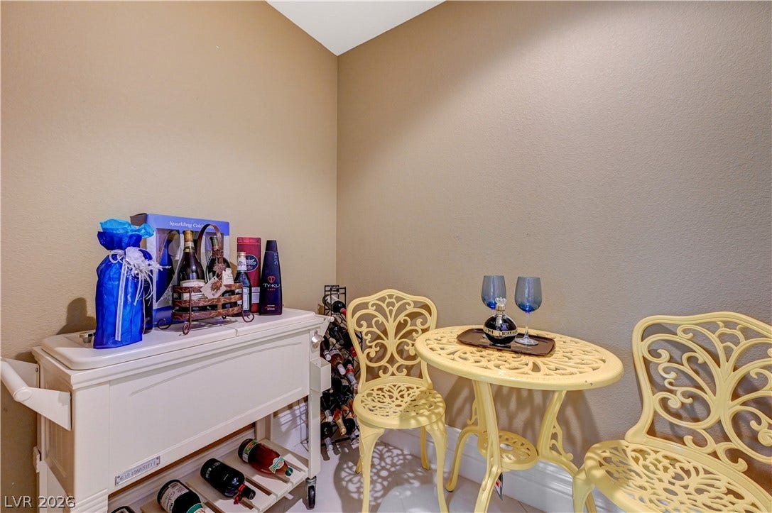 218 Crooked Putter Drive, Las Vegas, NV 89148 Smooth plaster walls and clean baseboards line this versatile bonus nook.