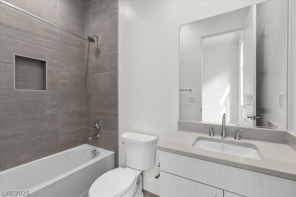 10907 Agate Cliffs Avenue, Las Vegas, NV 89135 EnSuite