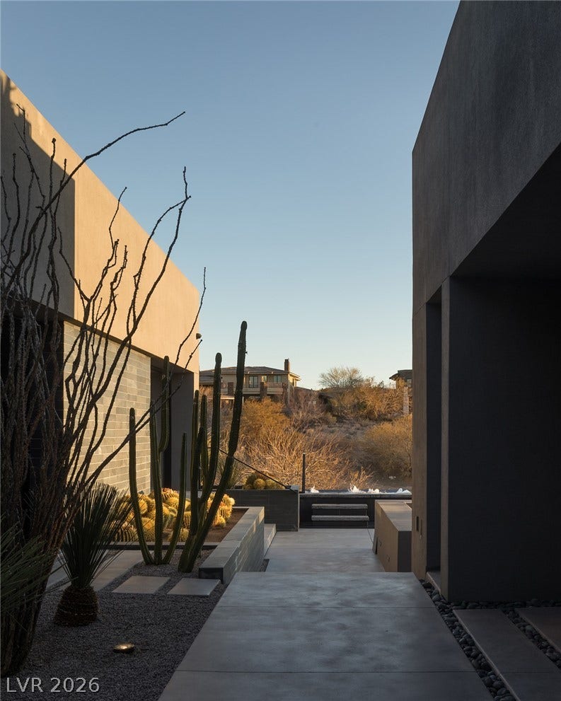 20 Soaring Bird Court, Las Vegas, NV 89135