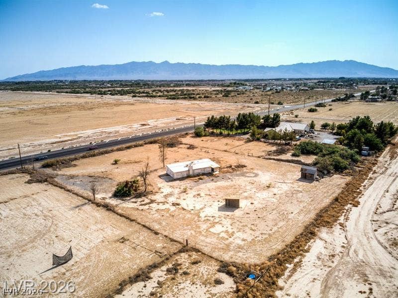 000 Linda Leslie Manse Street, Pahrump, NV 89060 Sweeping desert vistas and distant mountain peaks frame this expansive acreage property.