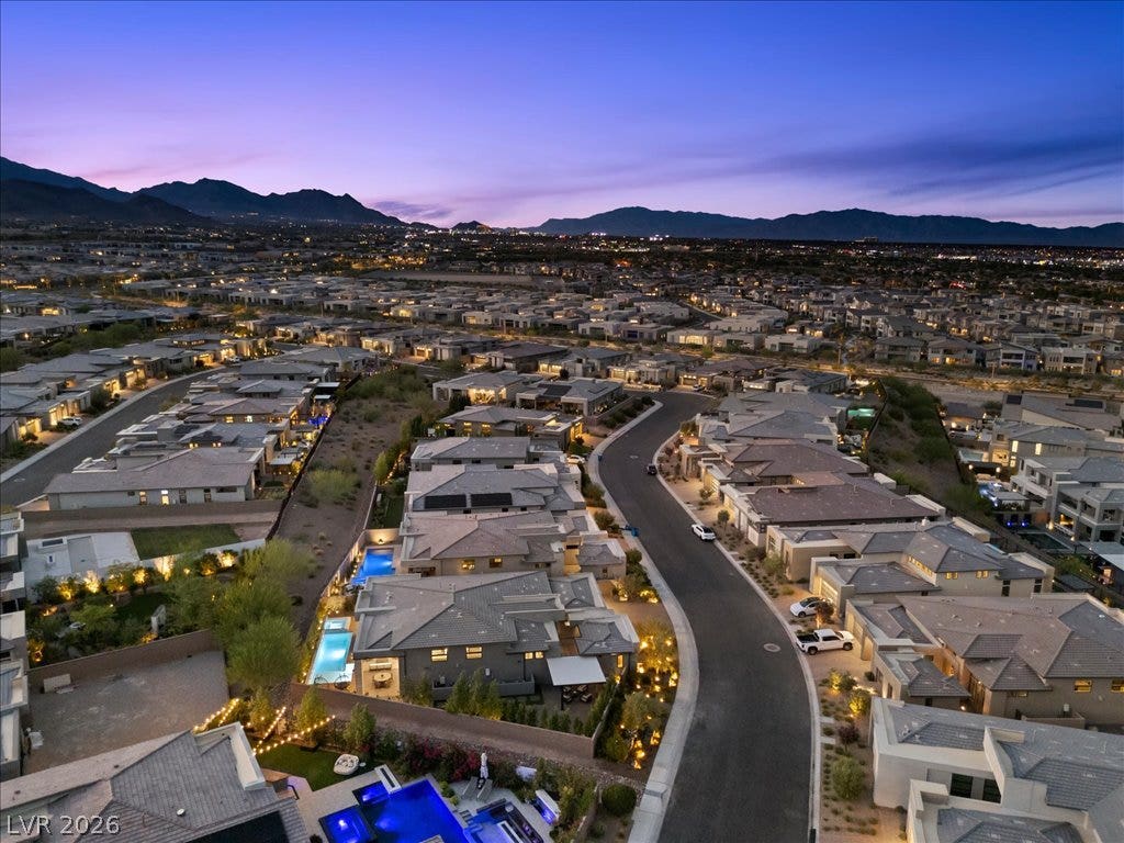 10806 White Clay Drive, Las Vegas, NV 89135 10806 White Clay Drive, Las Vegas, NV 89135
