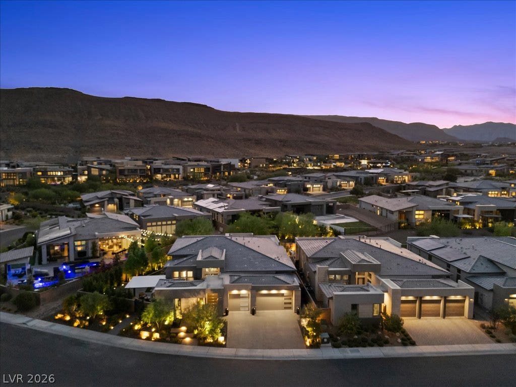 10806 White Clay Drive, Las Vegas, NV 89135 10806 White Clay Drive, Las Vegas, NV 89135