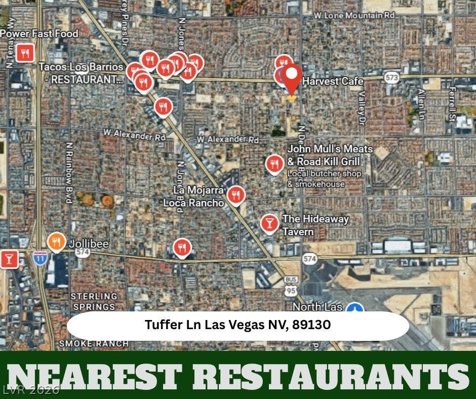 A convenient location puts dining options and neighborhood amenities within easy reach.